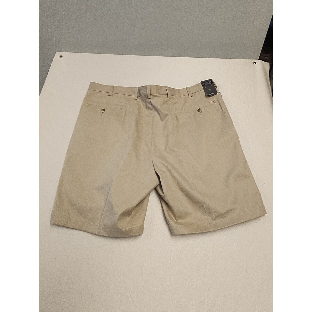 Joseph A Bank Mens shorts Traveler Pleated Tailored Fit Khaki Size 44 New